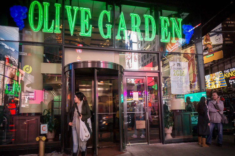 บริษัทแม่ของ Olive Garden Darden ชนะการประมาณการ เพิ่มแนวโน้ม